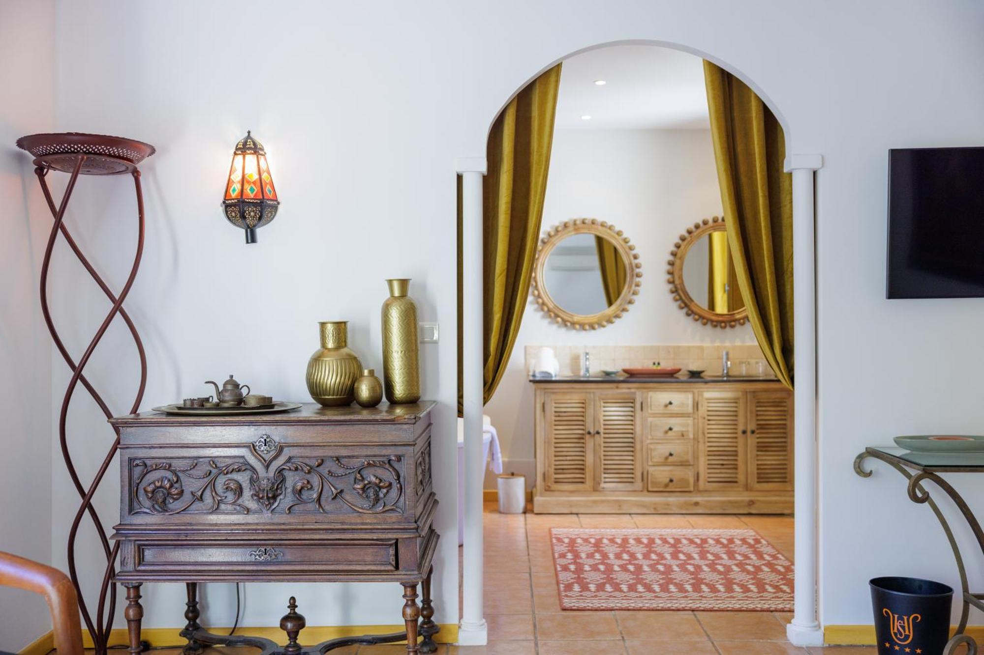 Hotel La Villa Sainte Valerie Adults Only Juan-les-Pins Bagian luar foto