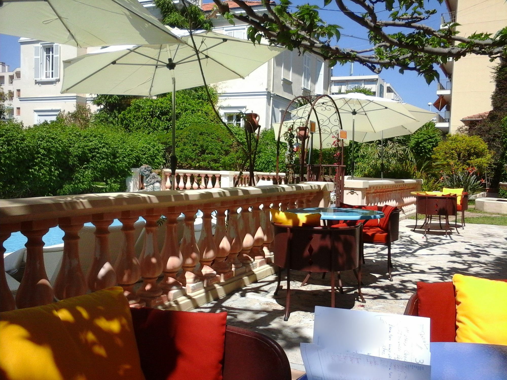 Hotel La Villa Sainte Valerie Adults Only Juan-les-Pins Bagian luar foto